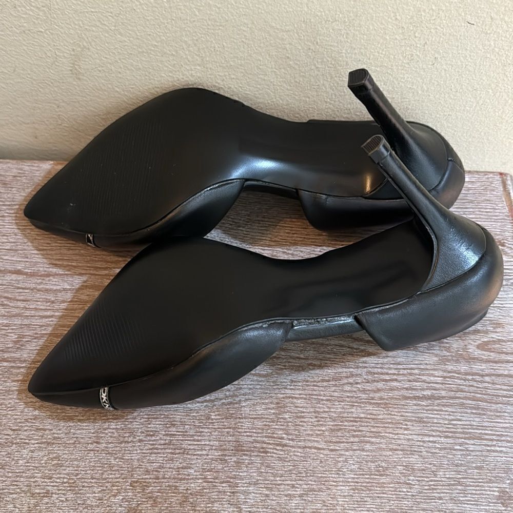 DKNY Rosetta Dorsay Pump- Black- Size 6- NIB - Picture 7 of 8